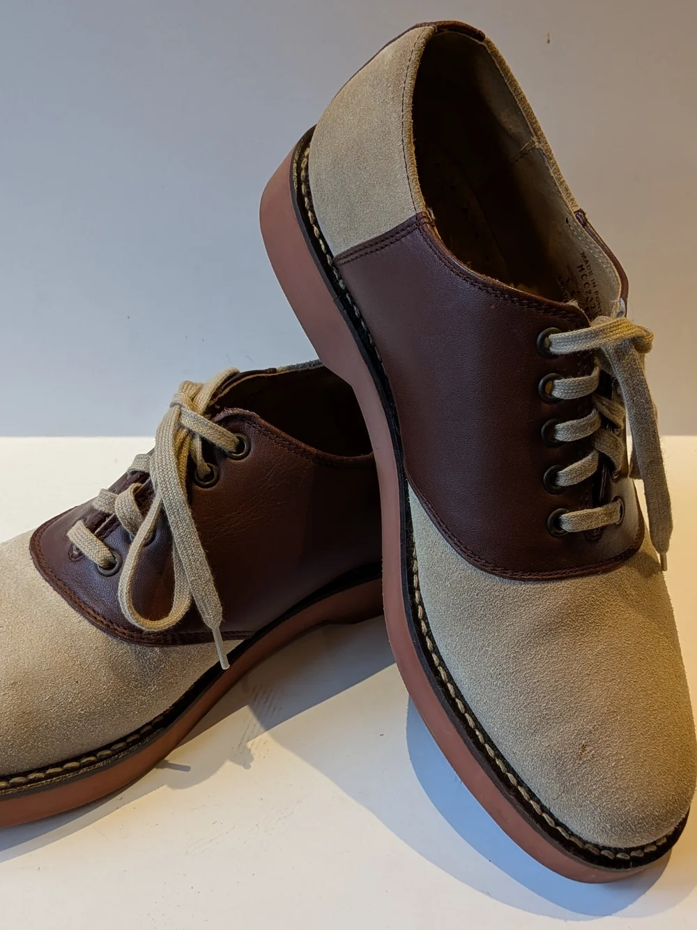 Dashing Tommy Hilfiger Beige and Brown Two-Tone Derby Shoes